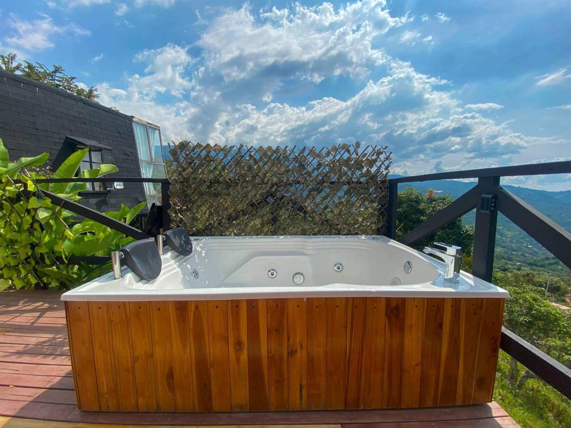 Naturalmente Glamping San Antonio del Tequendama